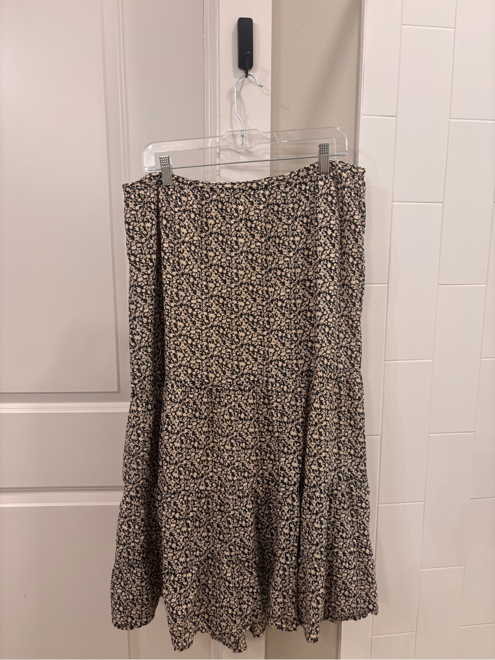 Banana Republic Black and Cream Floral Tiered Midi Skirt